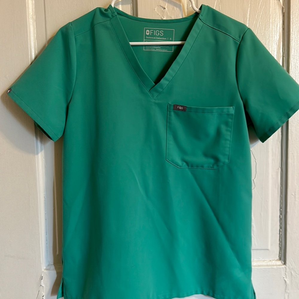 EUC Figs Surgical green scrub set!